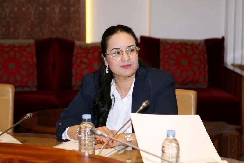 فيطح .. محامية تدبّر العلاقات مع البرلمان