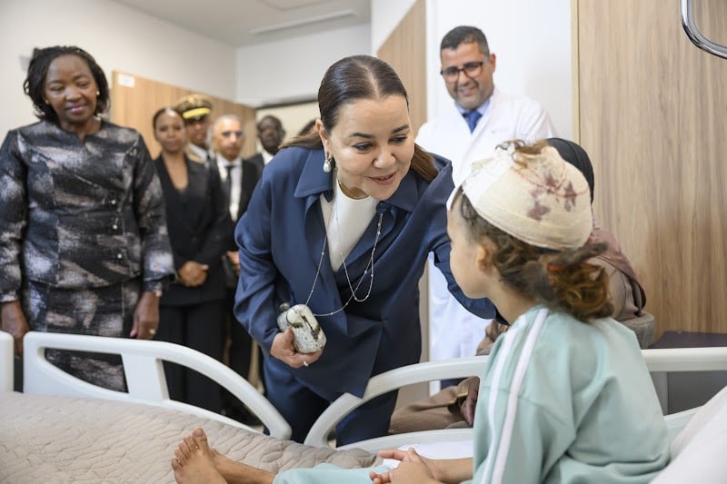 الأميرة للا أسماء تزور أطفال زراعة القوقعة