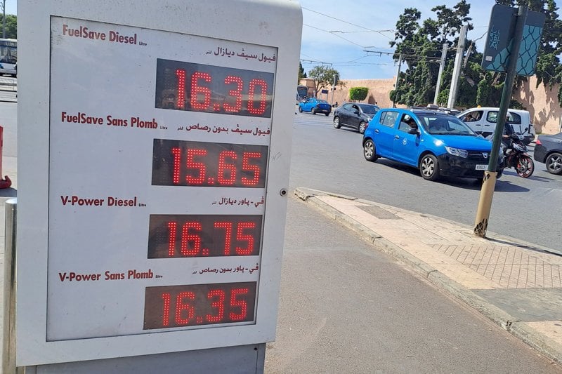 "الغازوال" يشعل تسعيرة سيارات الأجرة.. مهنيون يدرسون زيادات جديدة